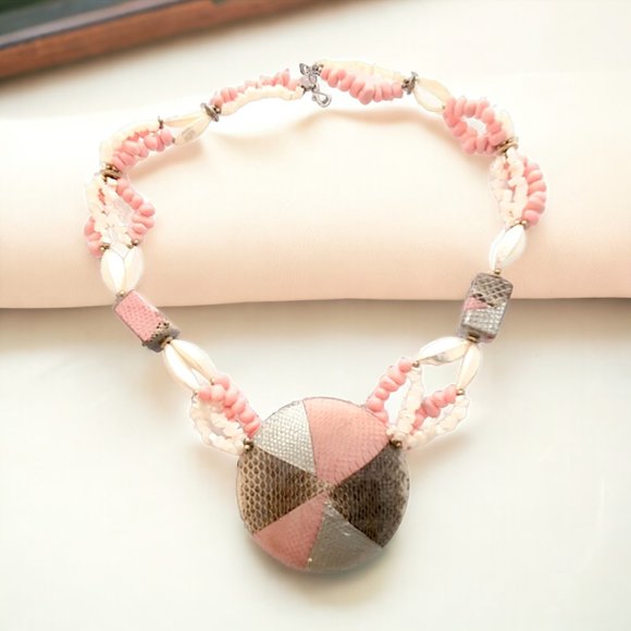 DISCO LEMONADE Vintage Edition, Festival Pink Mother of Pearl Statement Necklace - Picture 3 of 4
